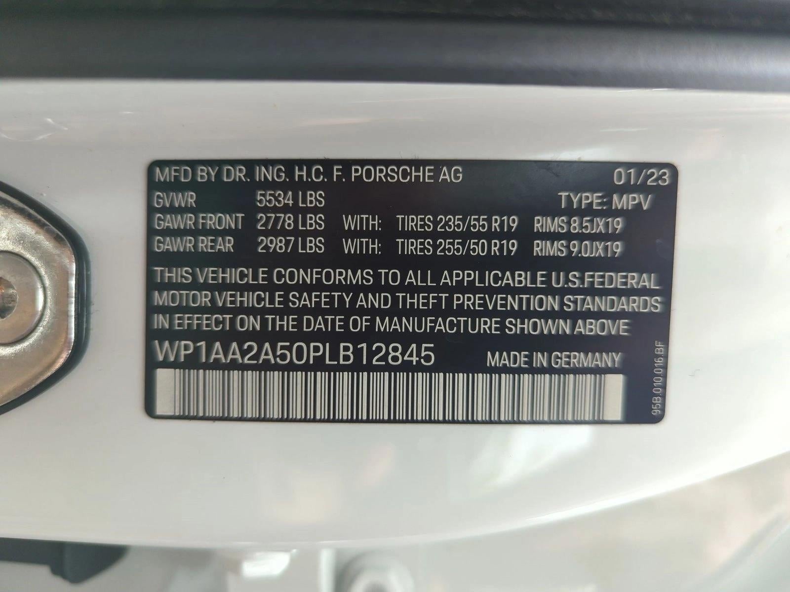 2023 Porsche Macan AWD