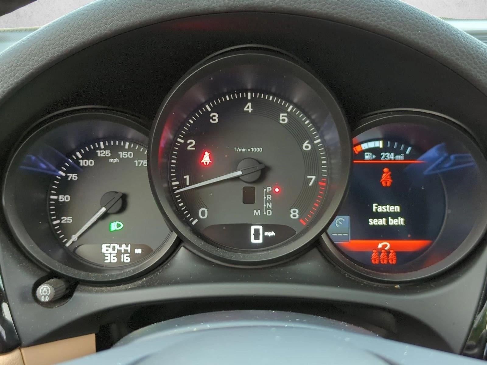 2023 Porsche Macan AWD