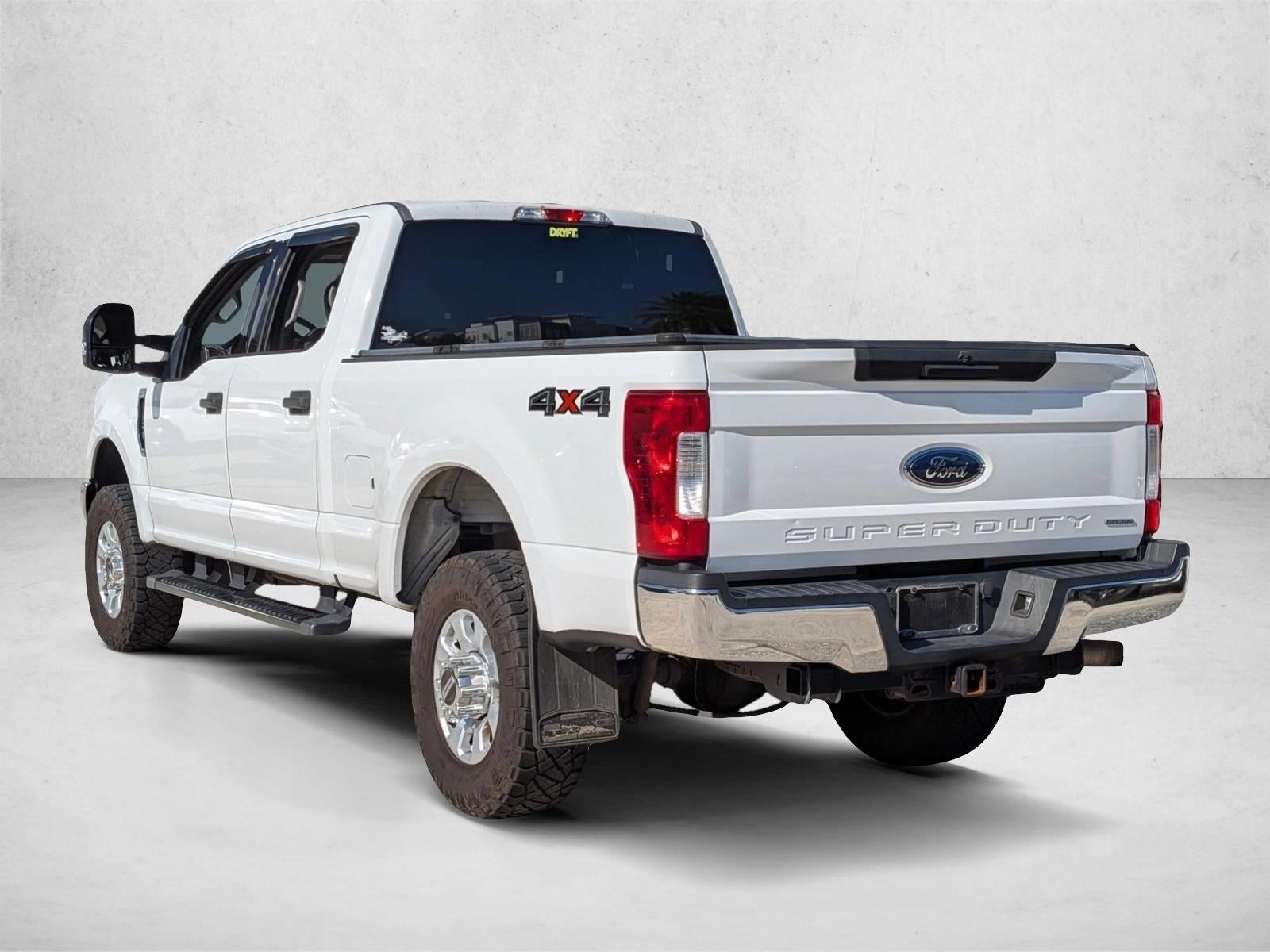 2017 Ford Super Duty F-250 SRW XLT 4WD Crew Cab 6.75' Box