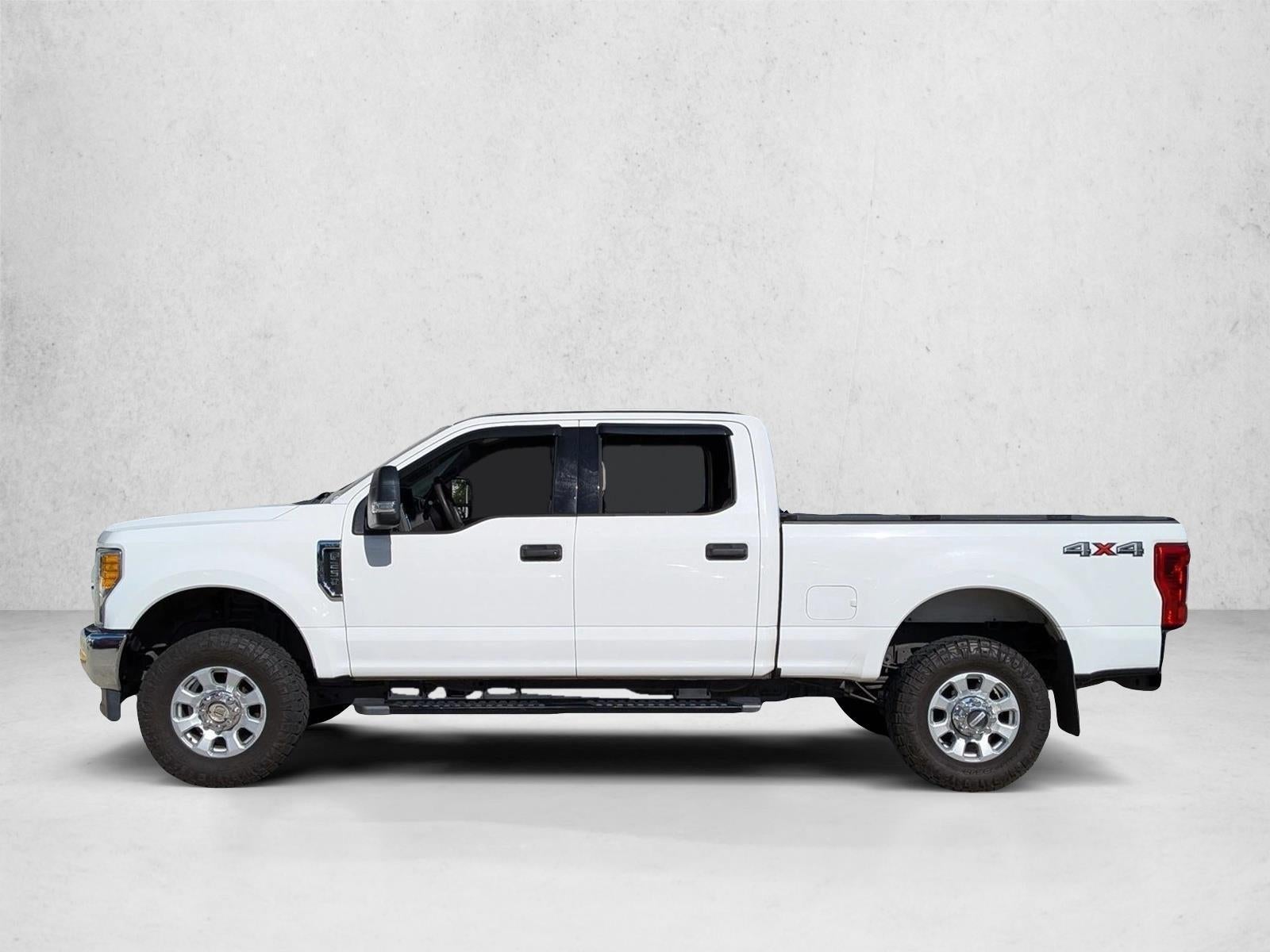 2017 Ford Super Duty F-250 SRW XLT 4WD Crew Cab 6.75' Box