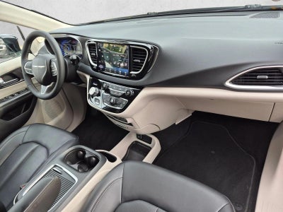2024 Chrysler Pacifica Touring L FWD