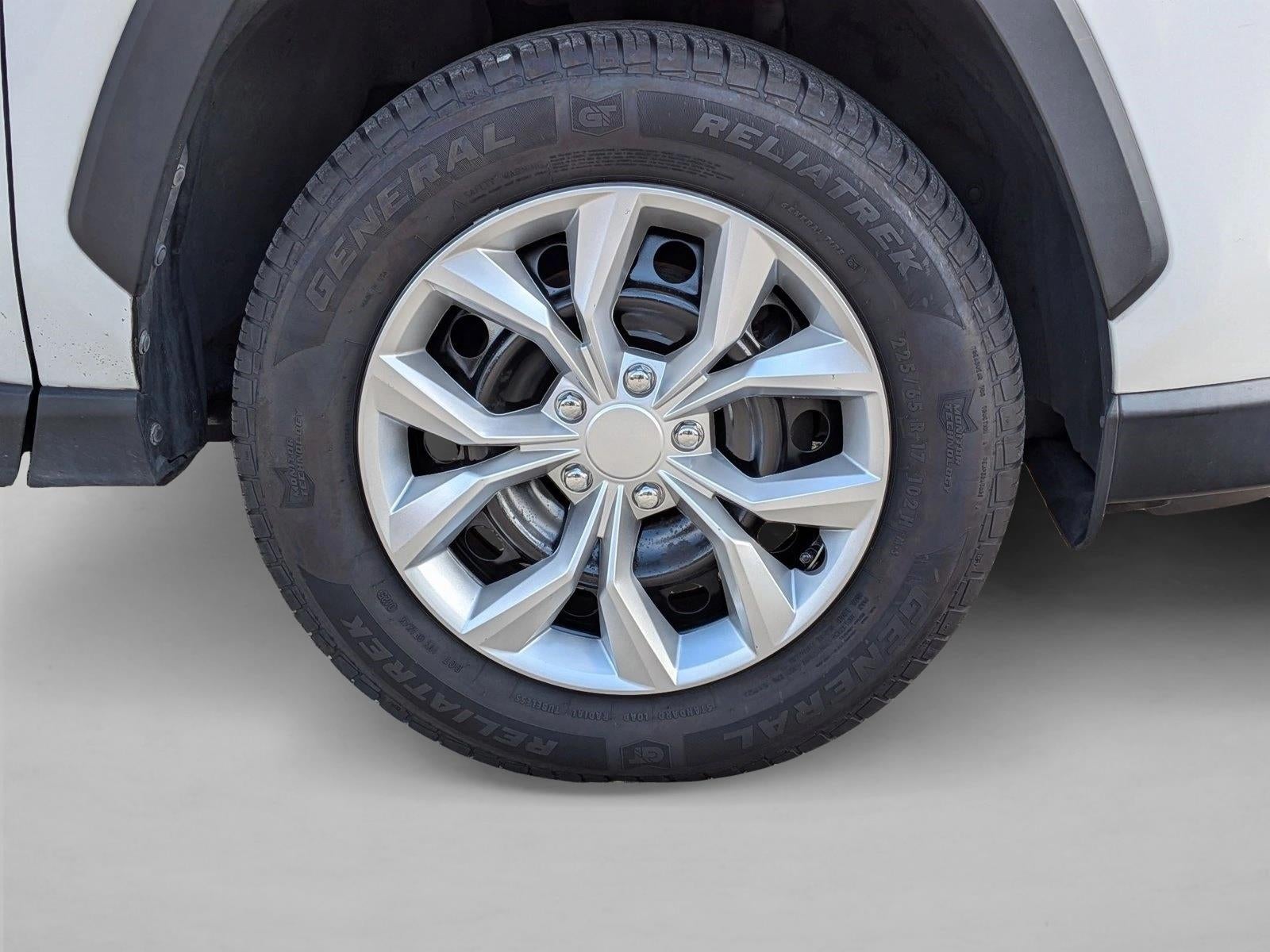 2019 Toyota RAV4 LE FWD (GS)