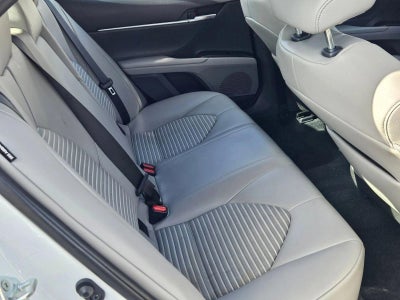 2022 Toyota Camry SE Auto (SE)