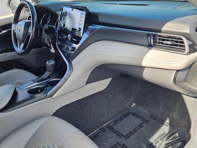 2022 Toyota Camry SE Auto (SE)