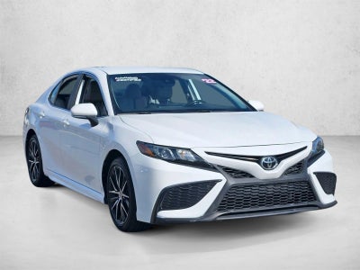 2022 Toyota Camry SE Auto (SE)