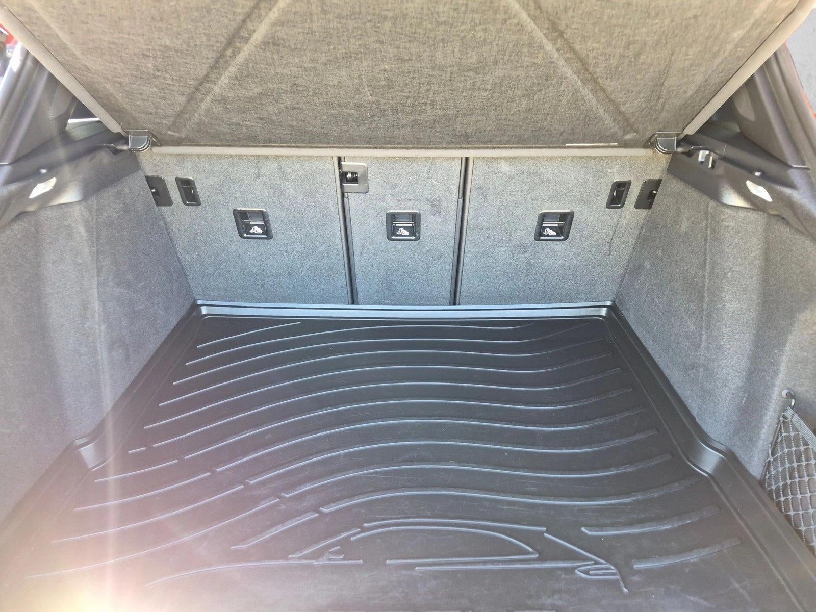 2024 Porsche Macan AWD