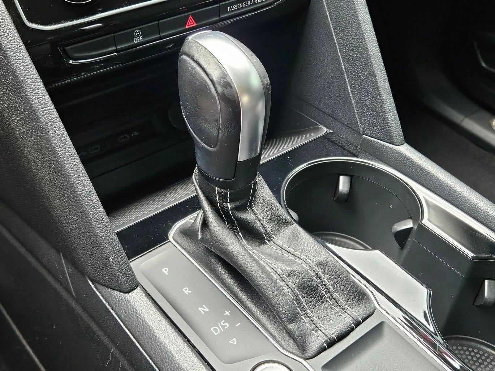 2022 Volkswagen Atlas 2.0T SE w/Technology FWD