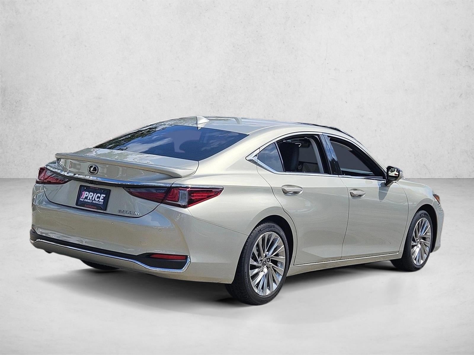 2023 Lexus ES 300h Ultra Luxury FWD