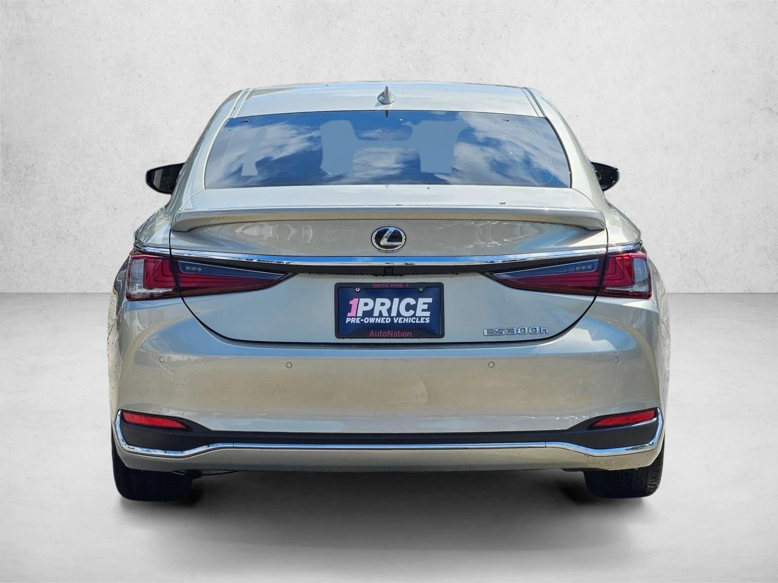 2023 Lexus ES 300h Ultra Luxury FWD