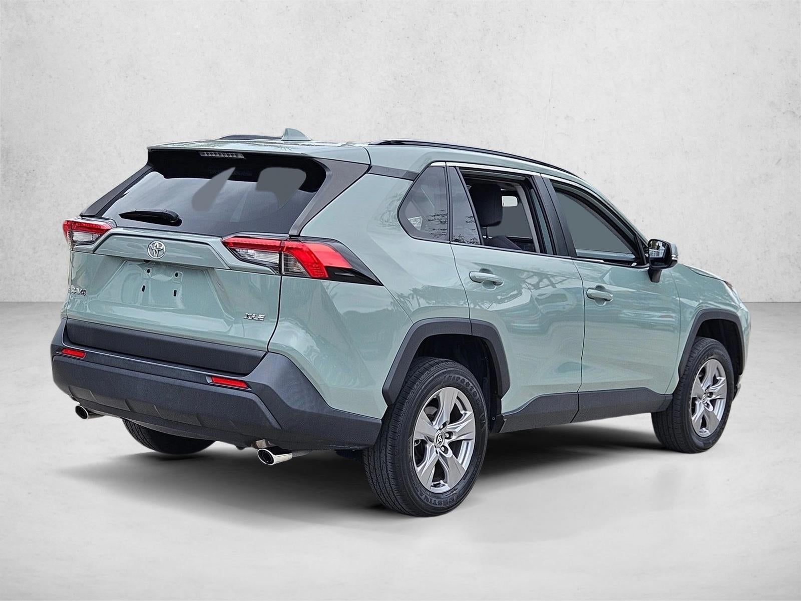 2022 Toyota RAV4 XLE FWD (GS)