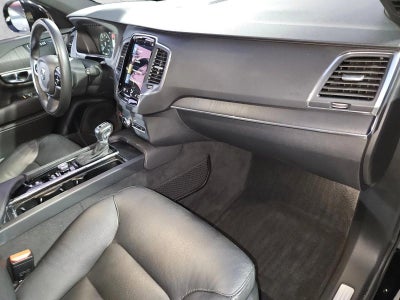 2020 Volvo XC90 T6 AWD Momentum 6 Passenger