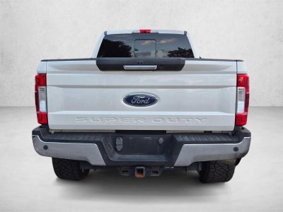 2017 Ford Super Duty F-250 SRW Lariat 4WD Crew Cab 6.75' Box