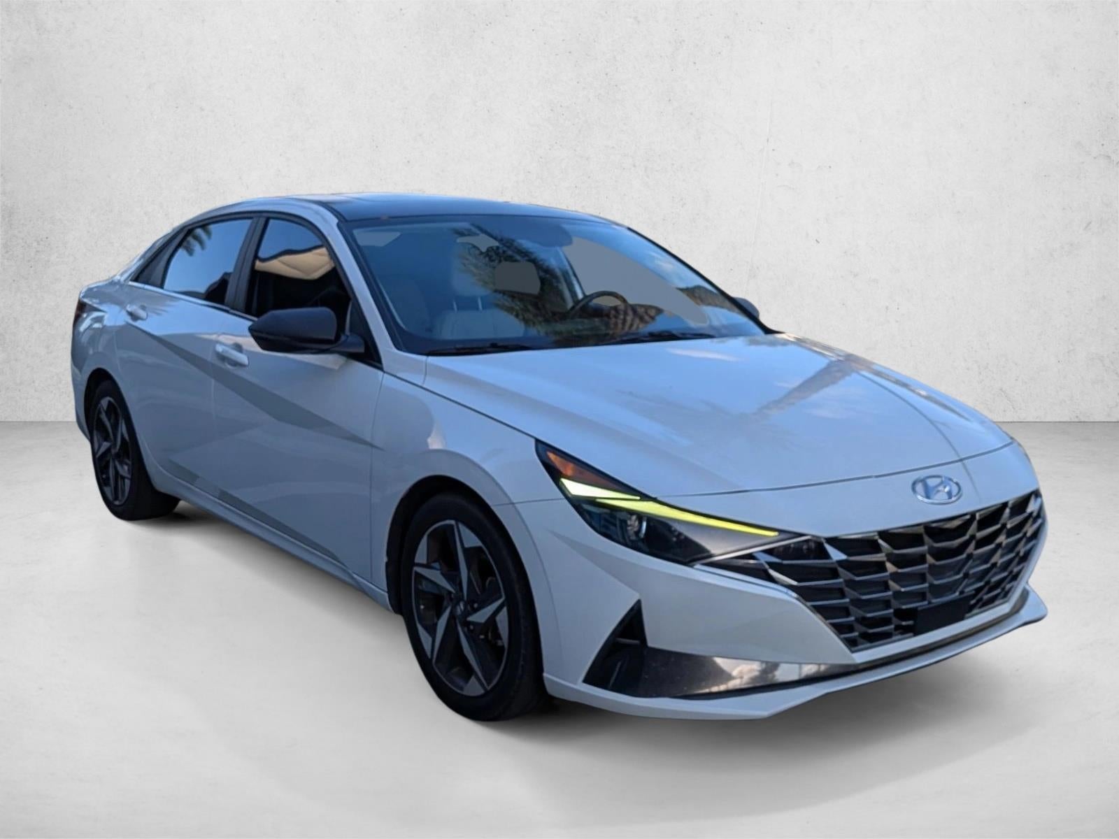 2021 Hyundai ELANTRA Limited IVT