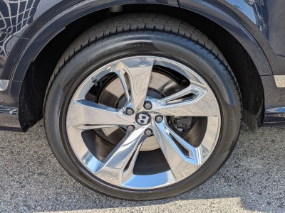 2023 Bentley Bentayga EWB V8 AWD