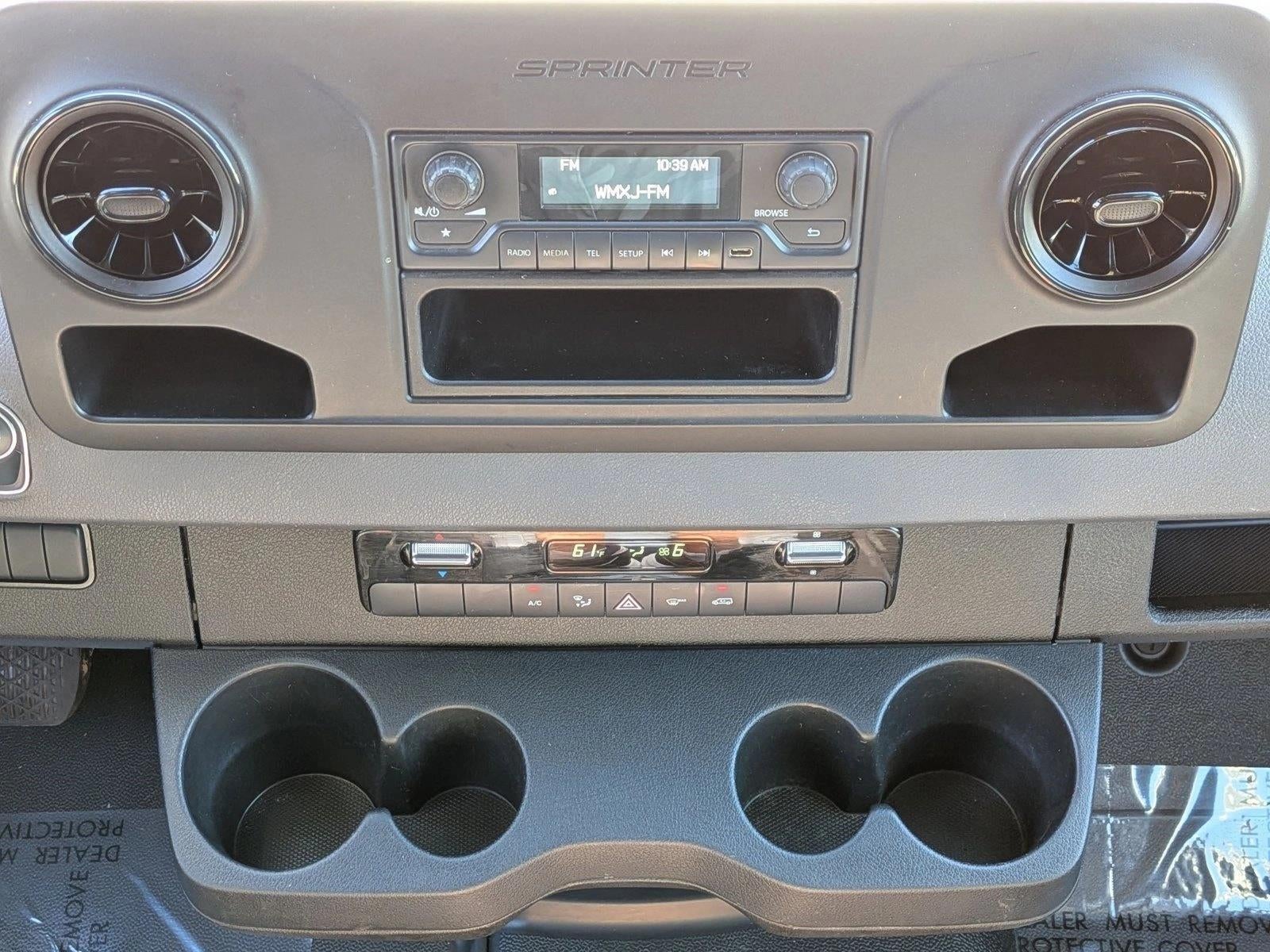 2022 Mercedes-Benz Sprinter Cargo Van 2500 Standard Roof I4 Gas 144" RWD