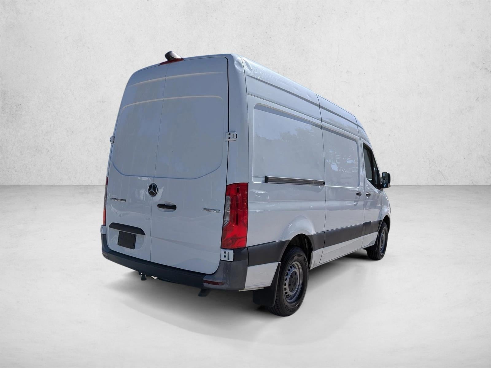 2022 Mercedes-Benz Sprinter Cargo Van 2500 Standard Roof I4 Gas 144" RWD
