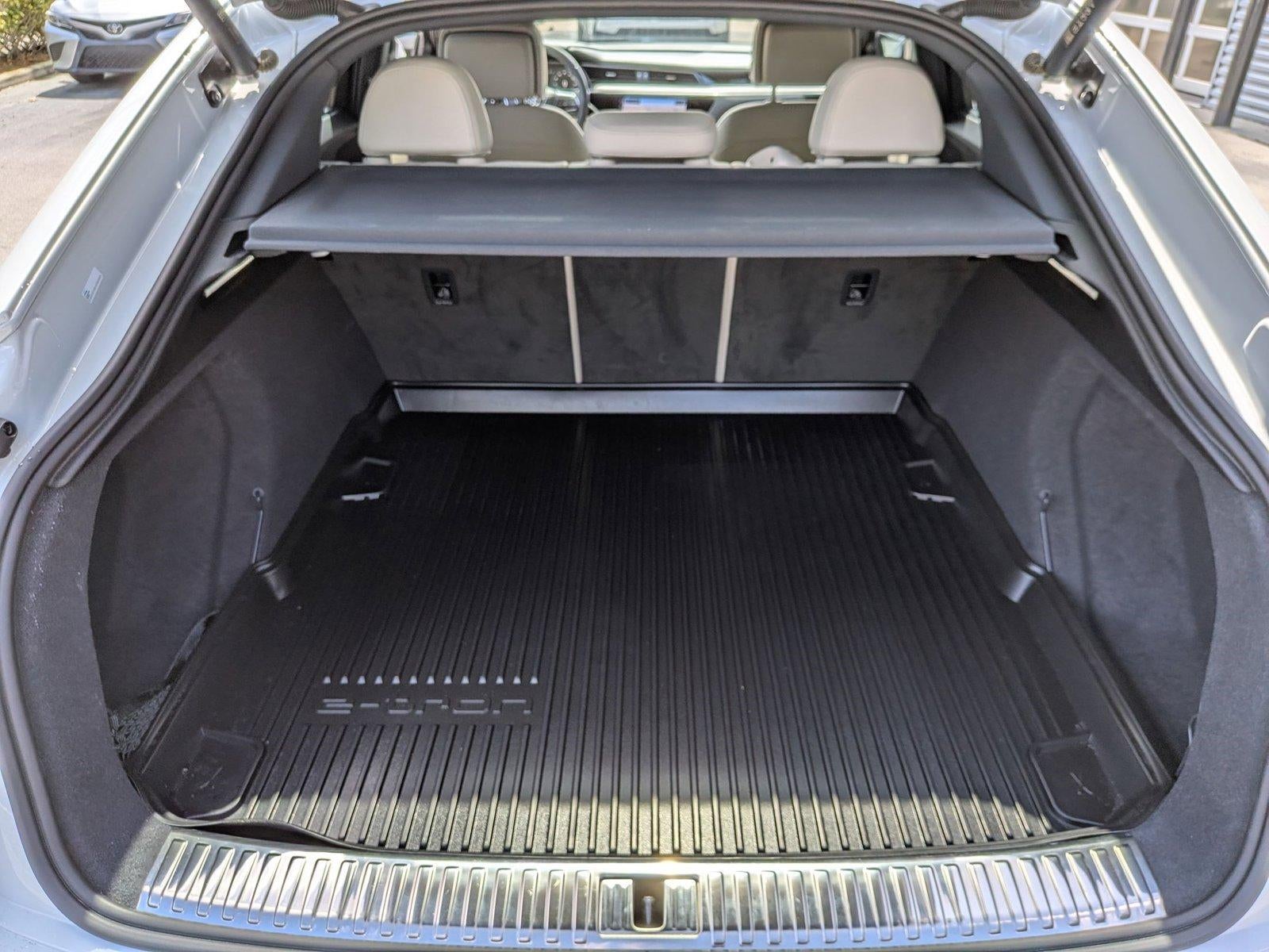 2024 Audi Q8 e-tron Sportback S line Prestige quattro