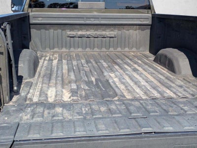 2022 GMC Sierra 3500HD Crew Cab Standard Box 4-Wheel Drive Denali