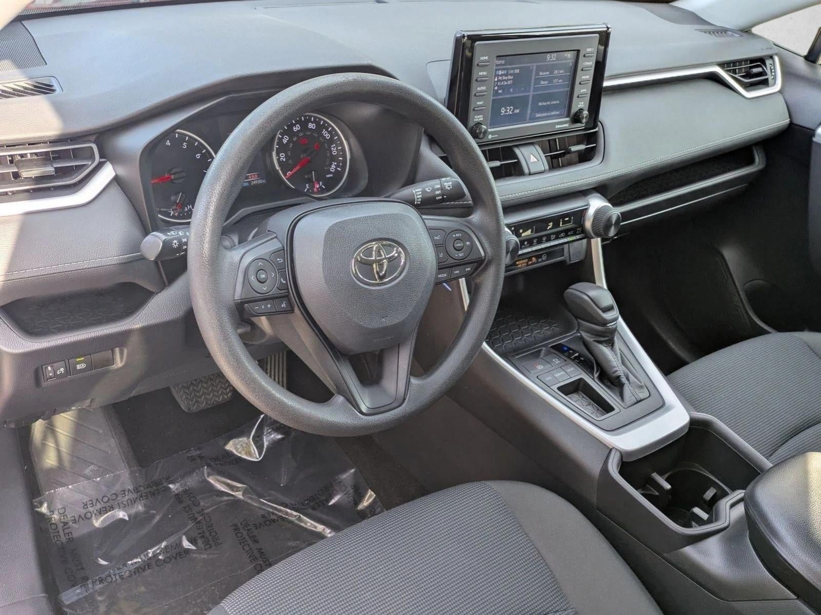 2022 Toyota RAV4 LE FWD (GS)