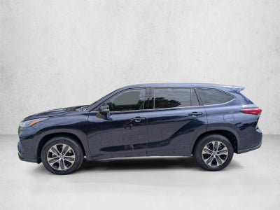 2022 Toyota Highlander Hybrid XLE FWD (Natl)