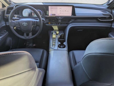 2023 Toyota Crown Limited AWD (Natl)