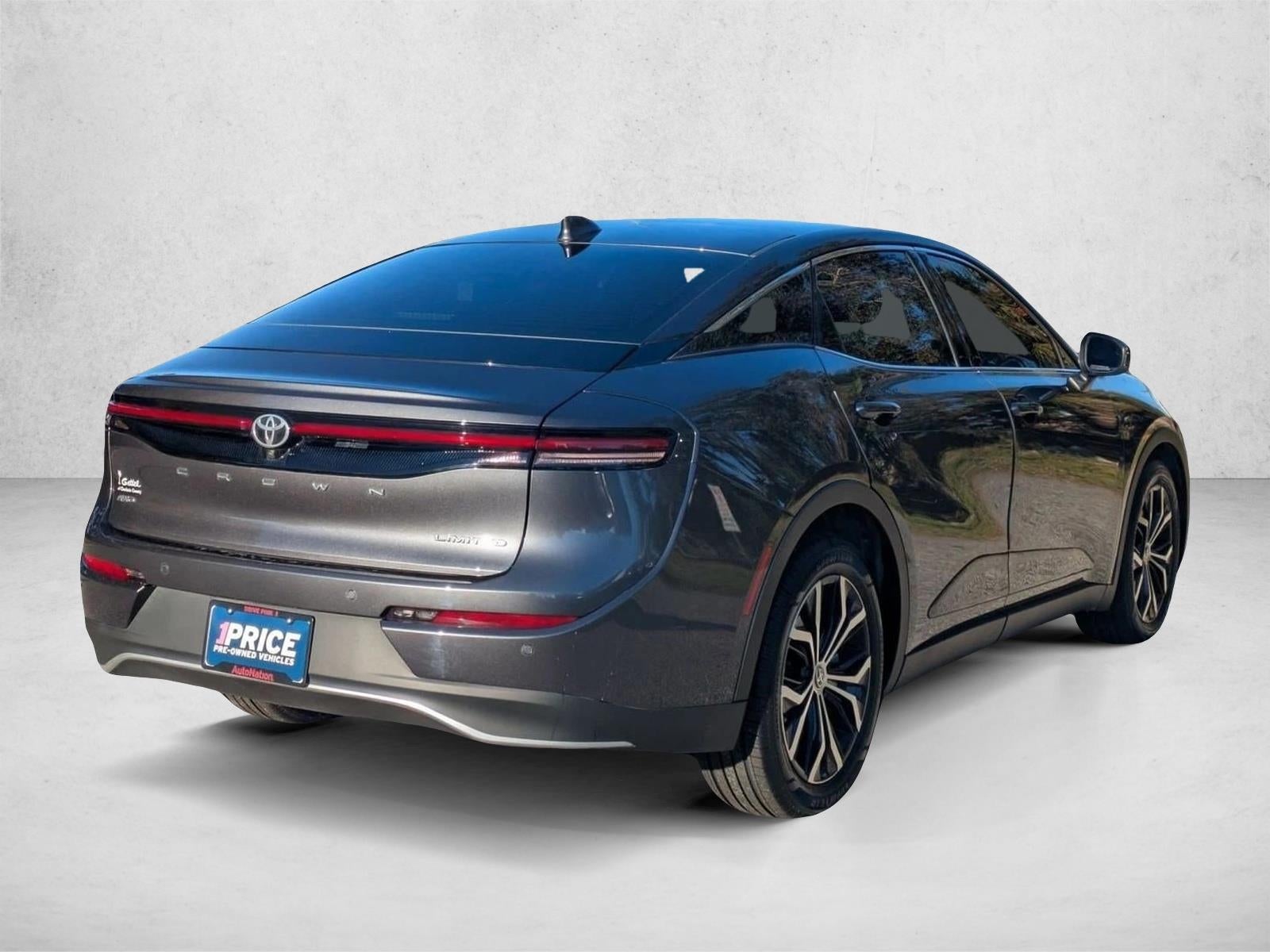 2023 Toyota Crown Limited AWD (Natl)