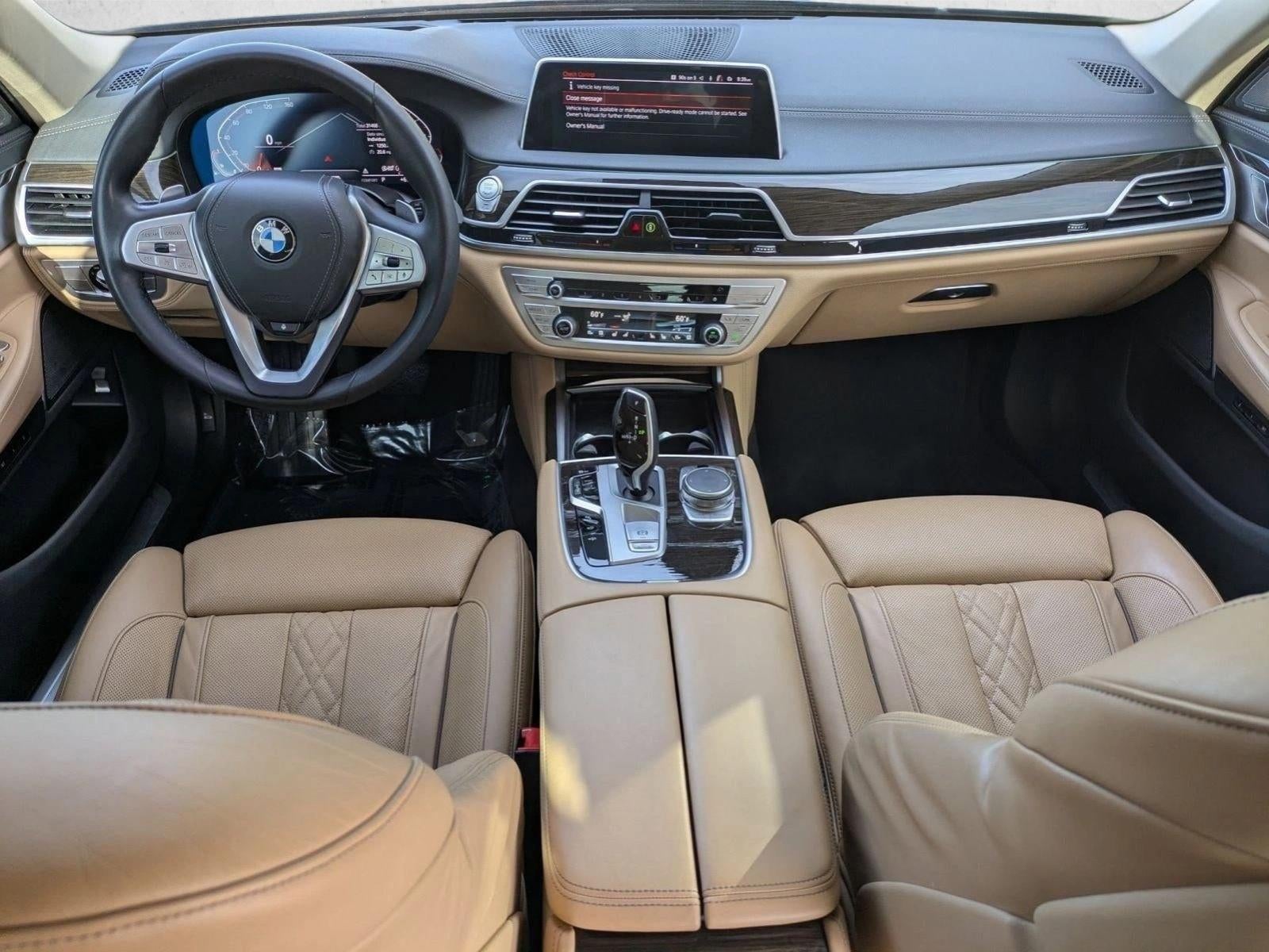 2022 BMW 740i Sedan