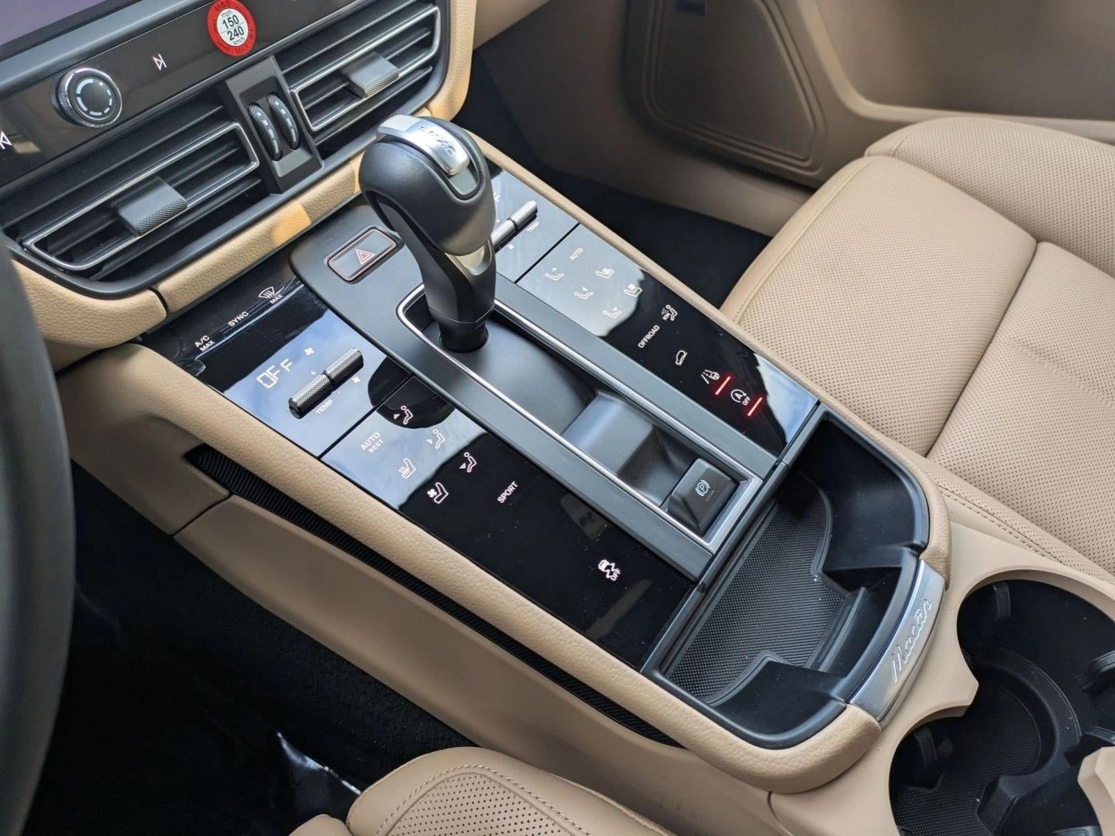 2025 Porsche Macan AWD