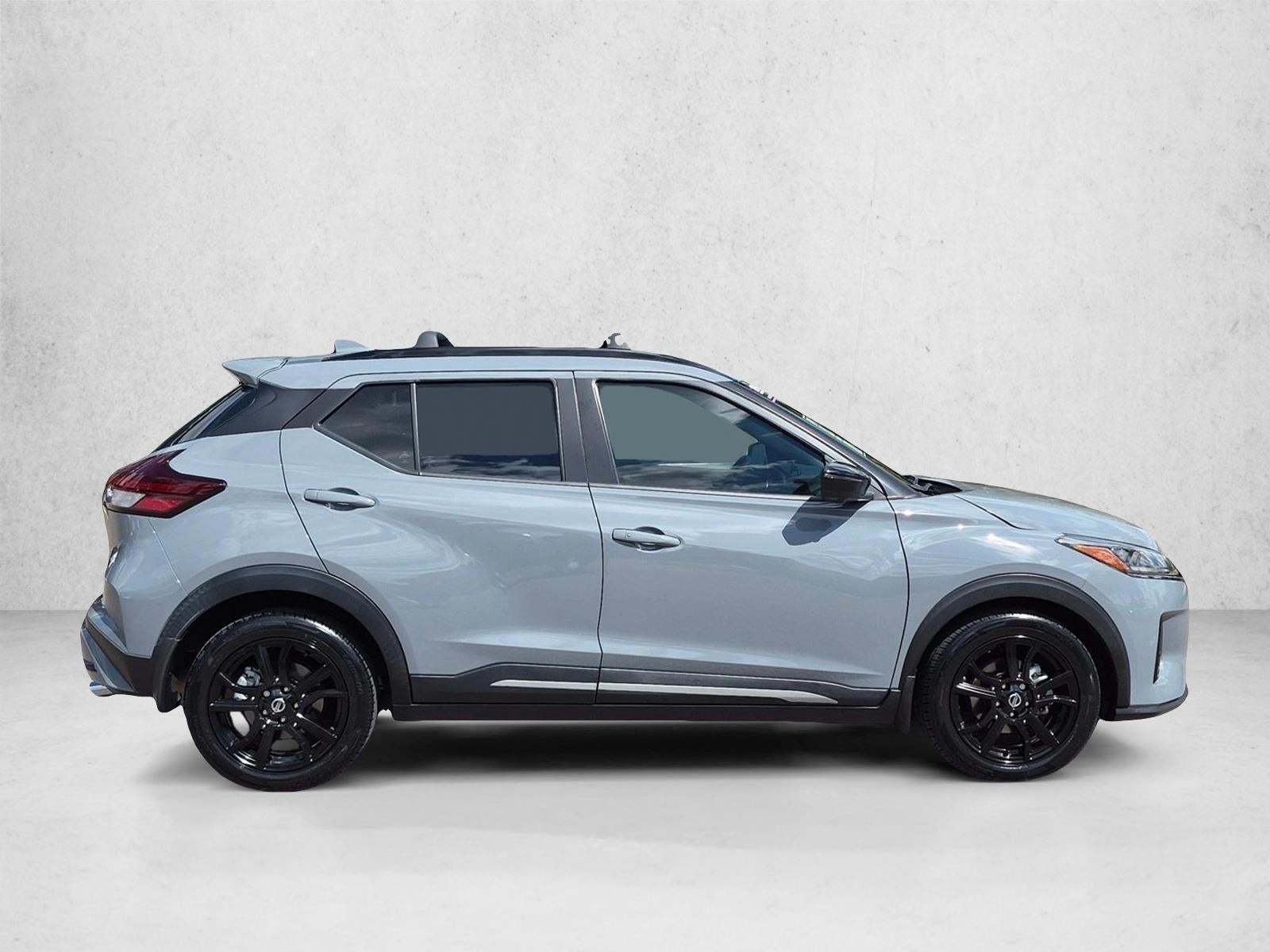 2021 Nissan Kicks SR FWD