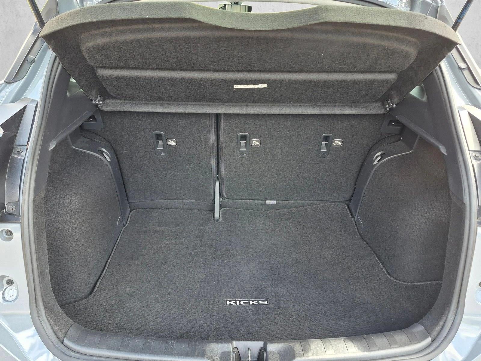 2021 Nissan Kicks SR FWD