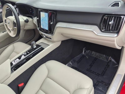 2024 Volvo S60 B5 FWD Plus Dark Theme
