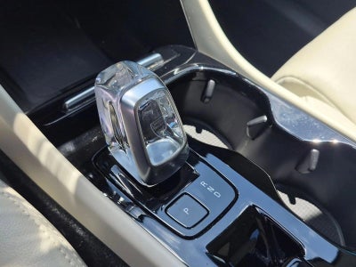 2023 Volvo XC40 B5 AWD Plus Dark Theme
