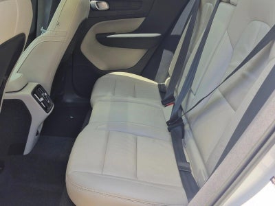 2023 Volvo XC40 B5 AWD Plus Dark Theme