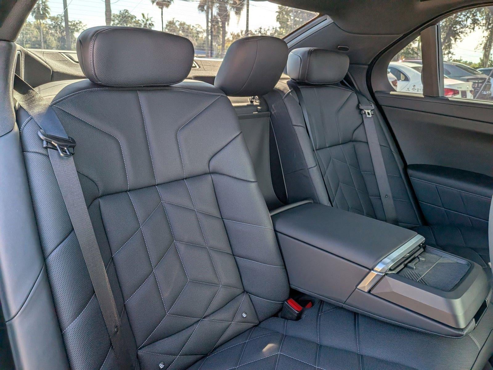 2024 BMW 740i xDrive Sedan