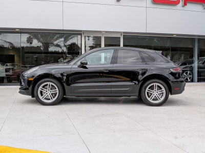 2025 Porsche Macan AWD