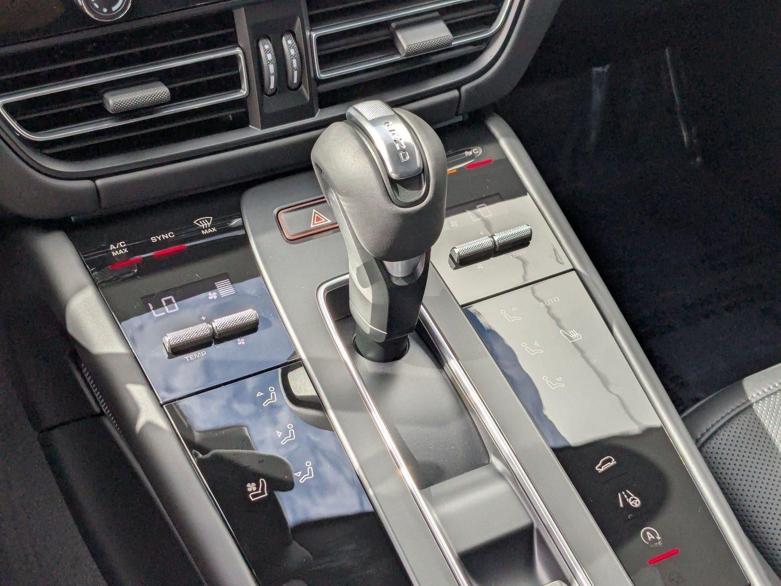 2025 Porsche Macan AWD