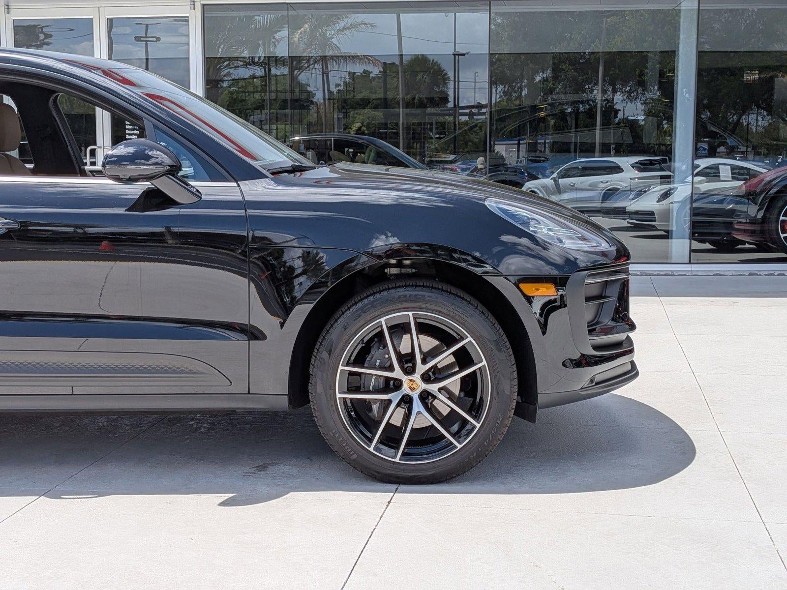 2025 Porsche Macan AWD