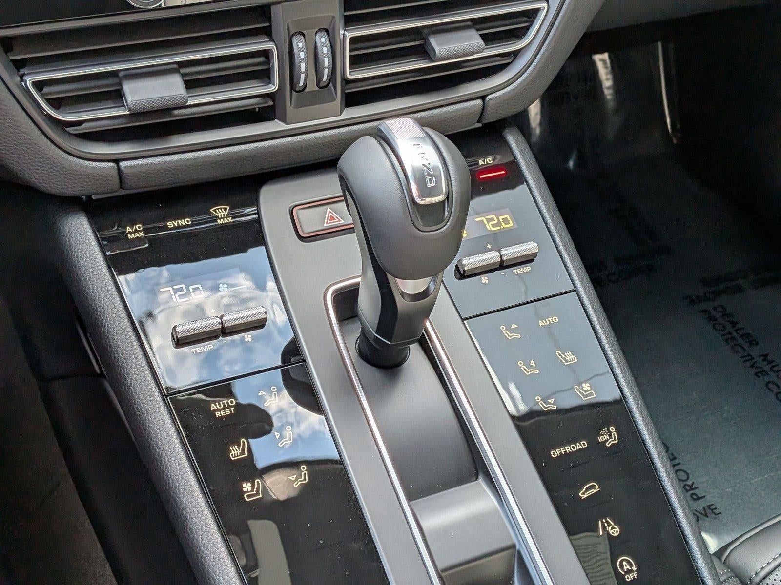 2026 Porsche Macan AWD