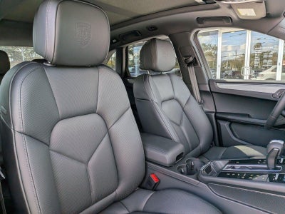 2026 Porsche Macan AWD