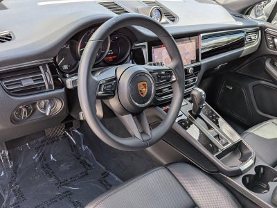 2025 Porsche Macan AWD