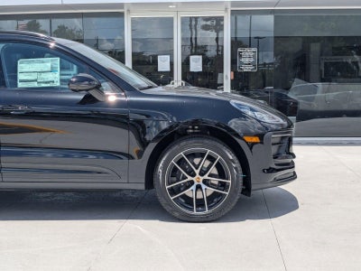 2025 Porsche Macan AWD