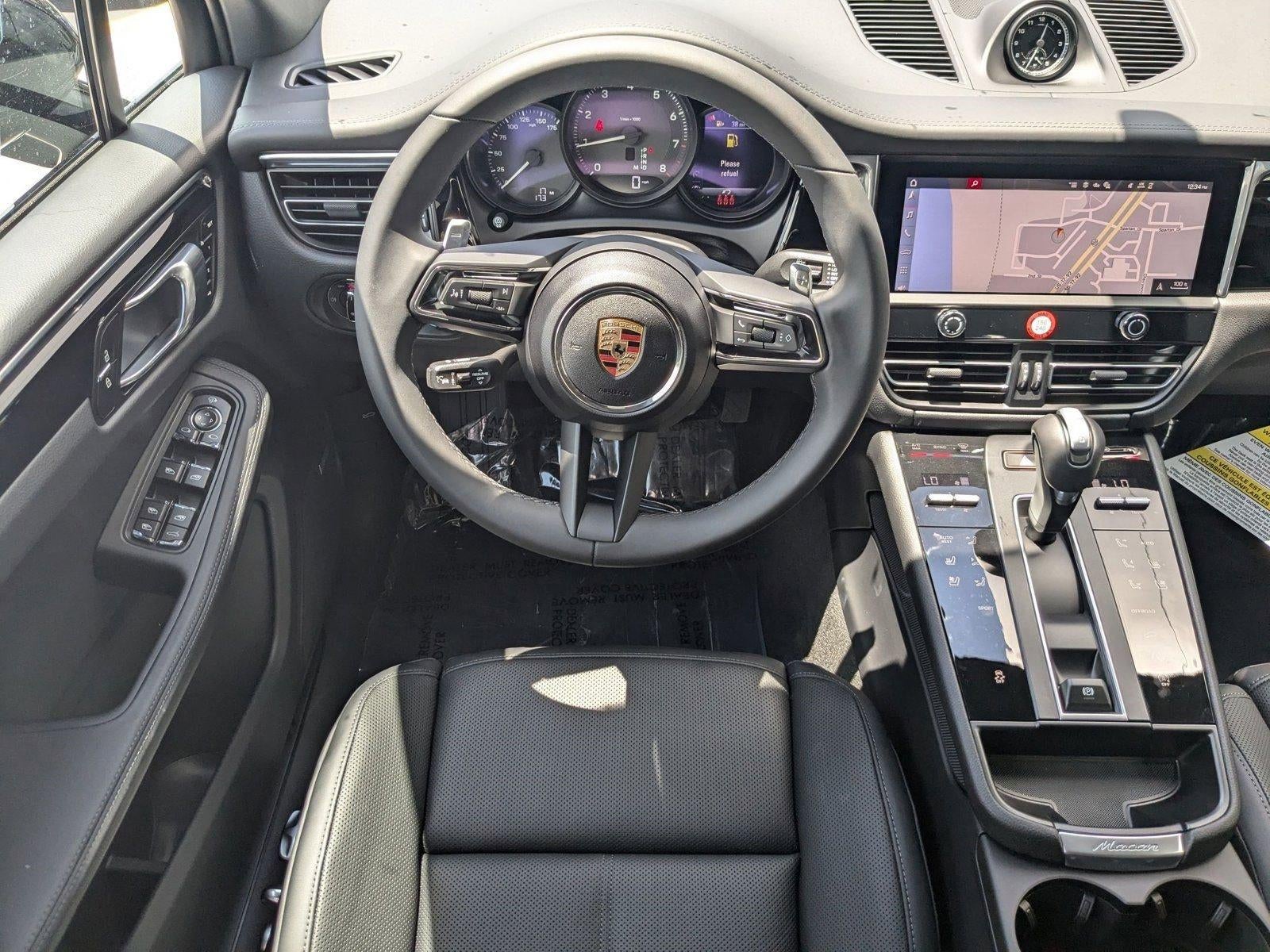 2025 Porsche Macan AWD