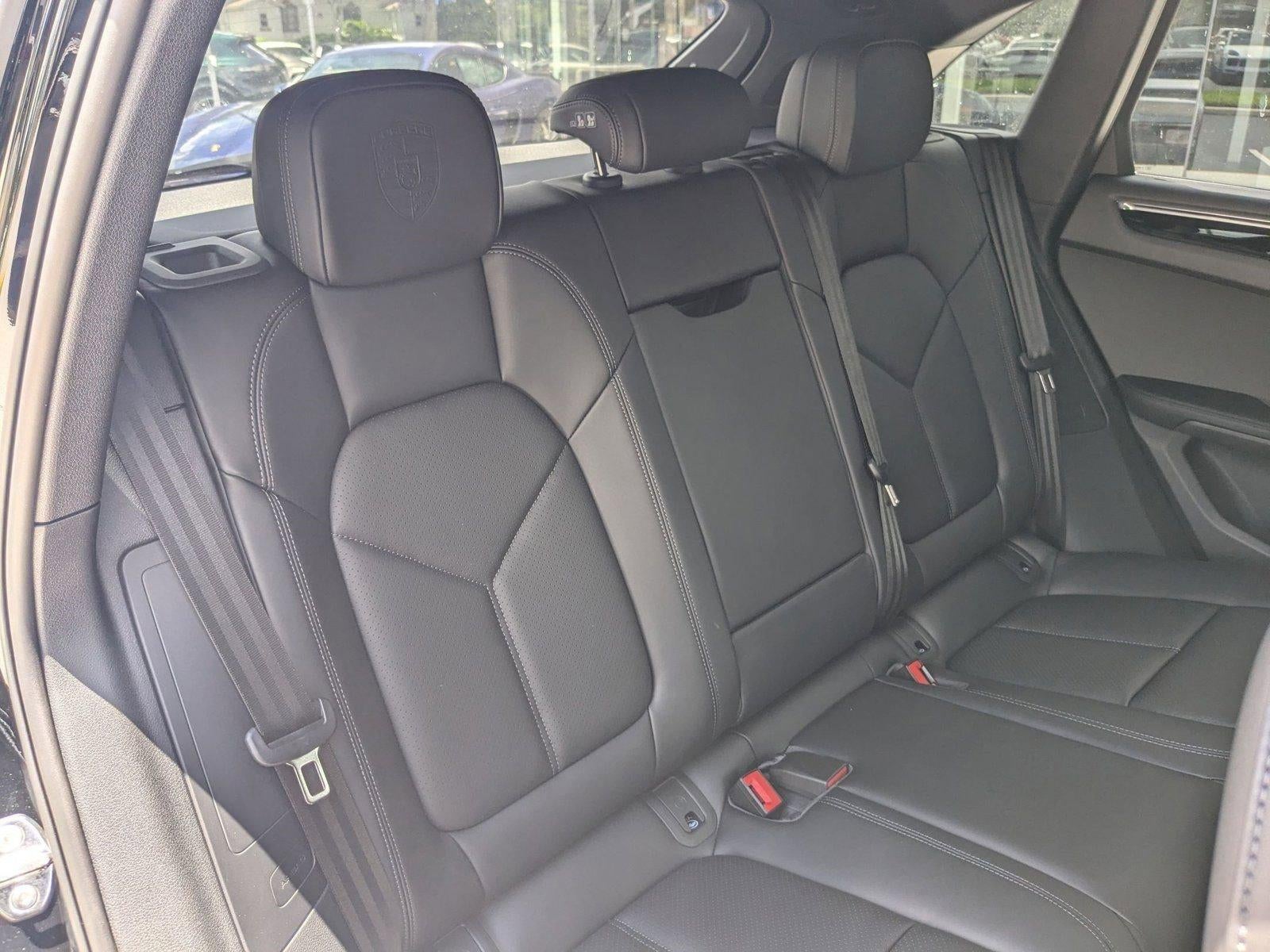 2025 Porsche Macan AWD