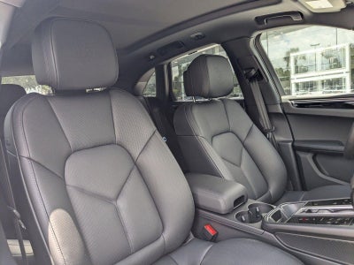2025 Porsche Macan AWD