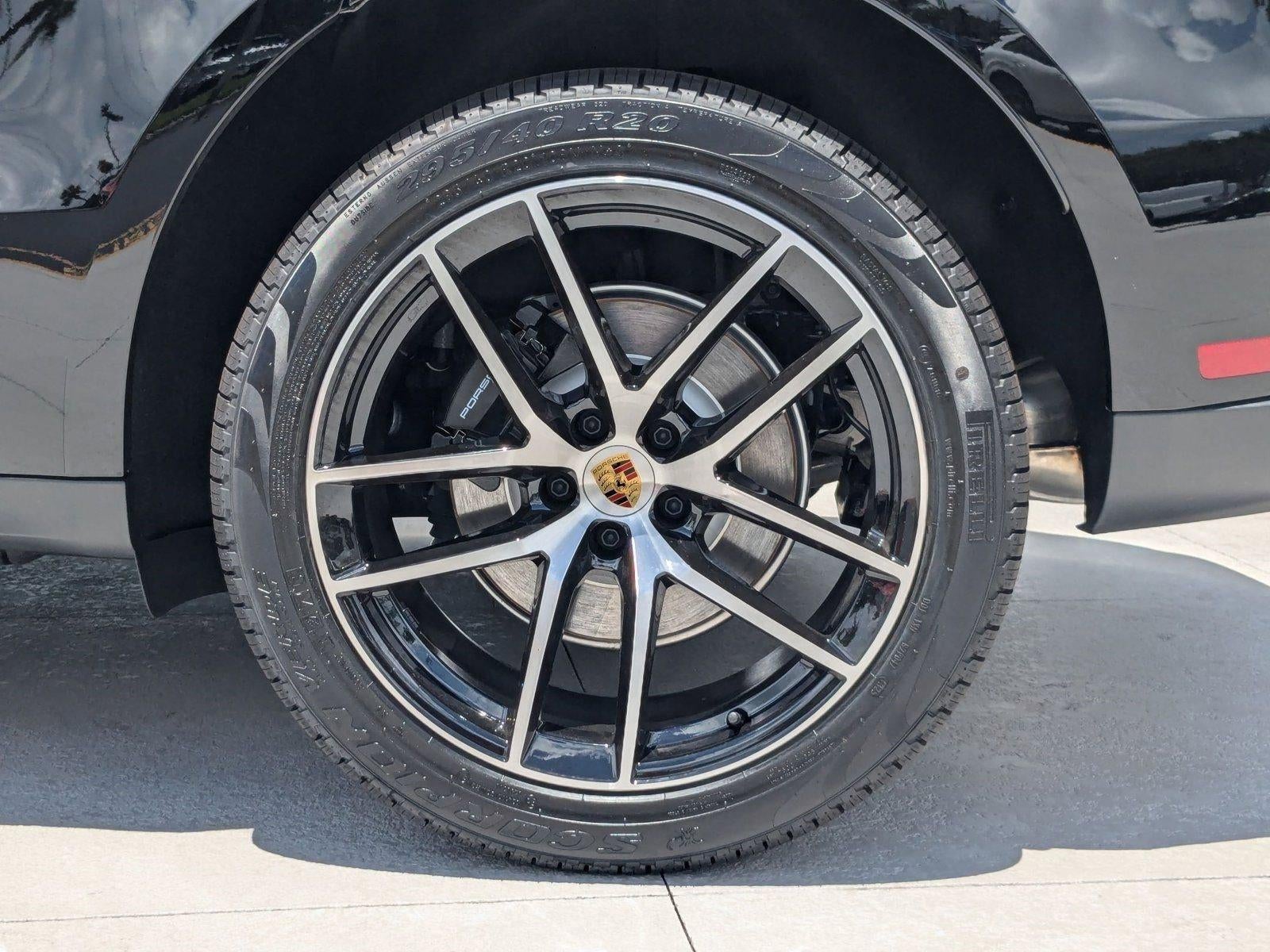 2025 Porsche Macan AWD