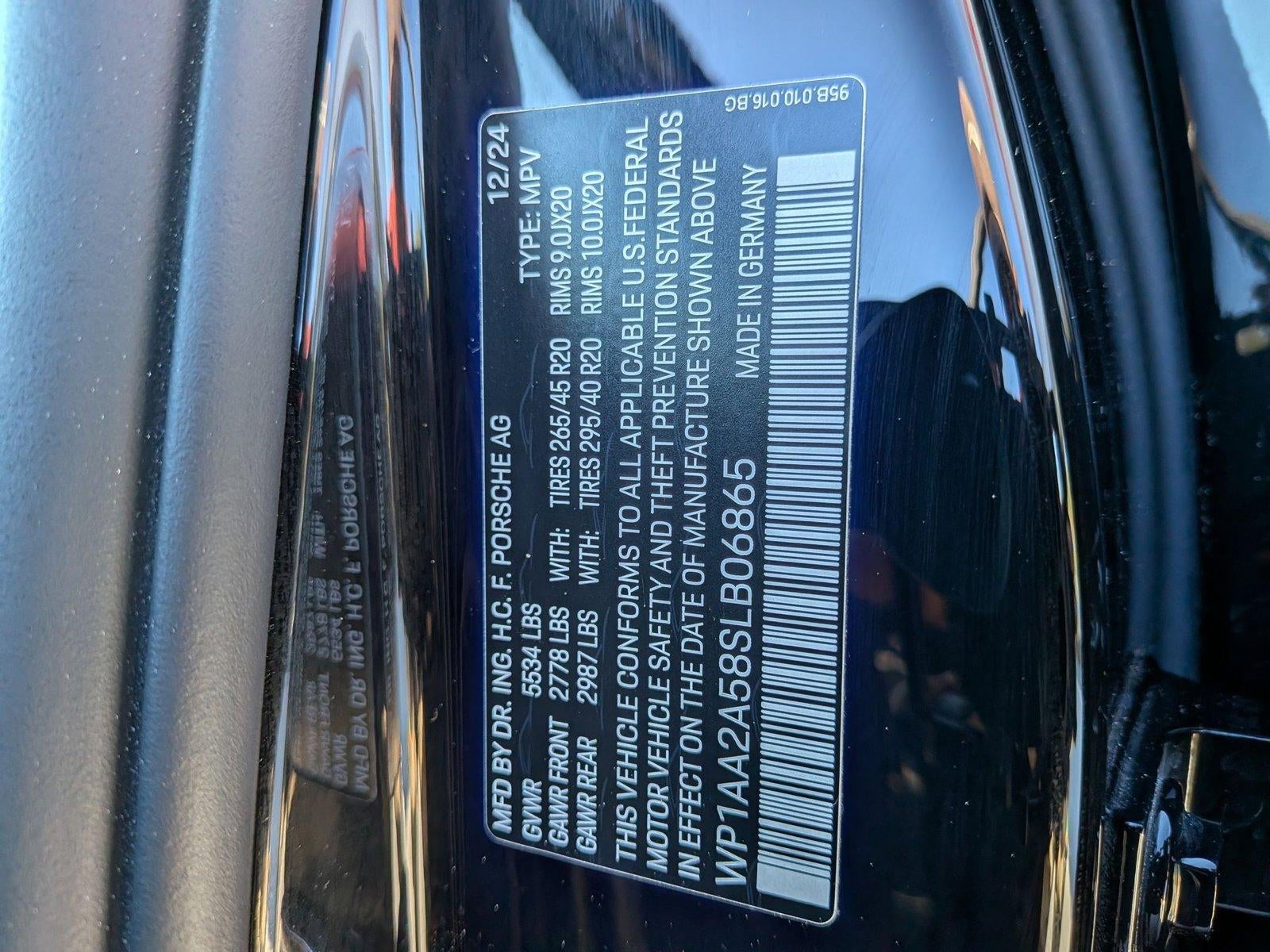 2025 Porsche Macan T AWD