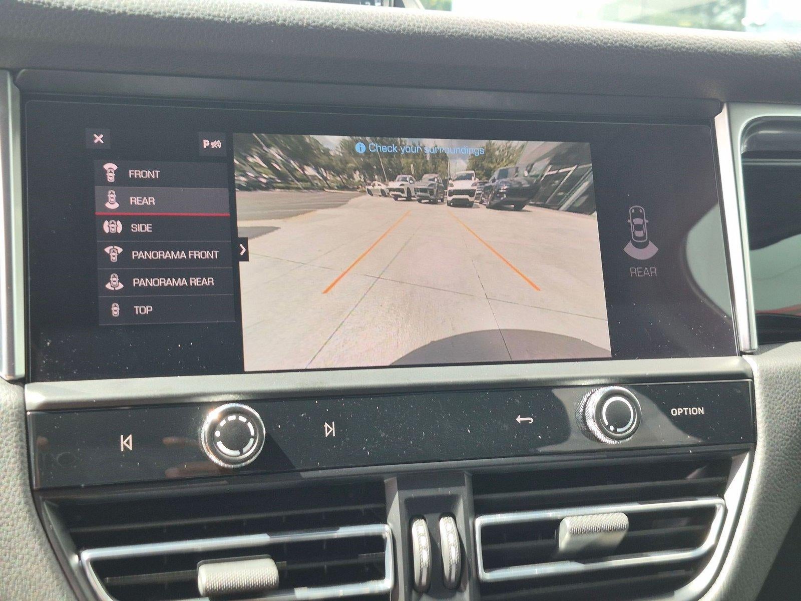 2023 Porsche Macan AWD