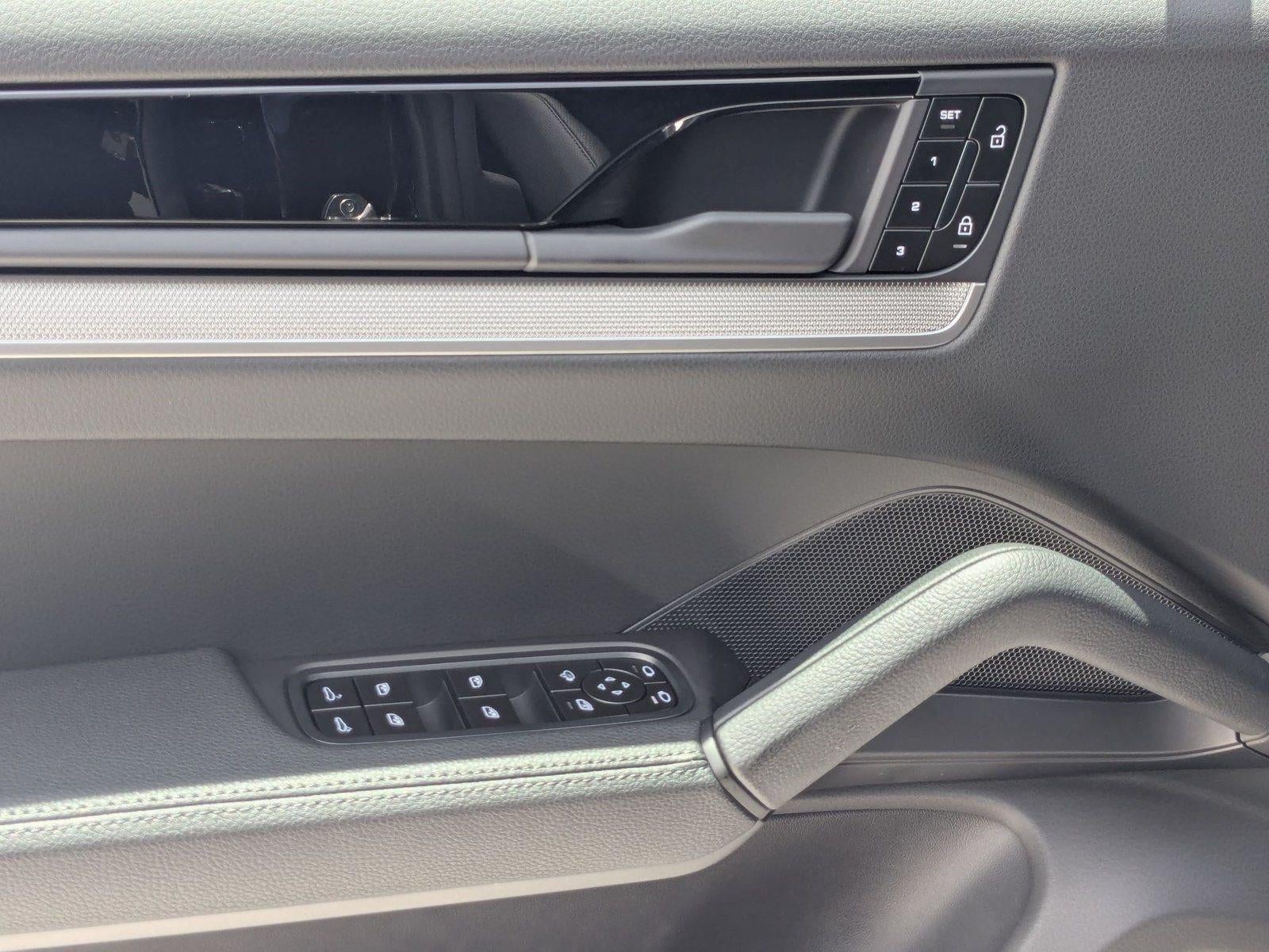 2025 Porsche Cayenne AWD