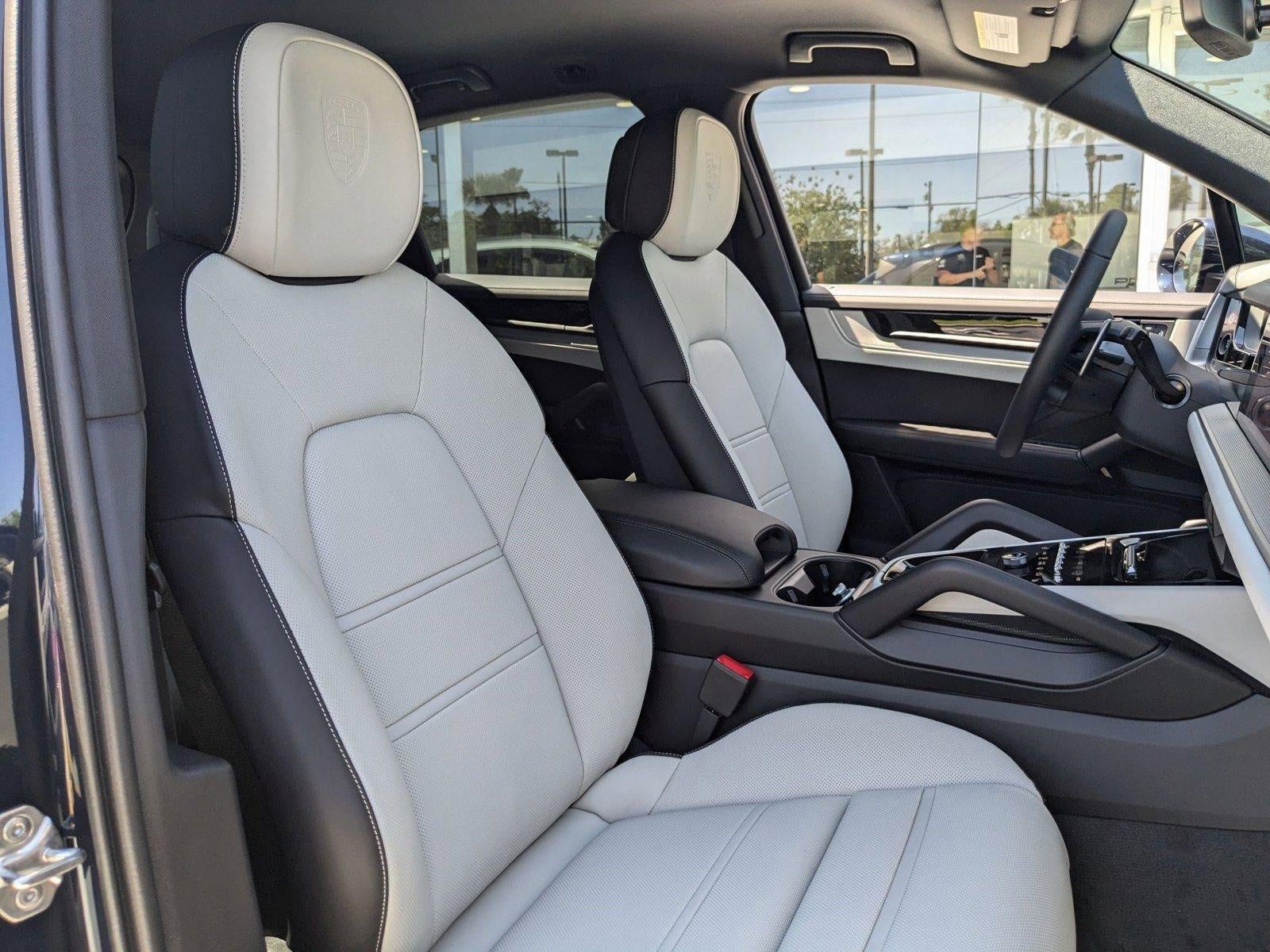 2025 Porsche Cayenne AWD