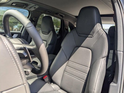 2025 Porsche Cayenne AWD